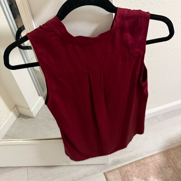 Theory red silk tank top - Picture 2 of 2
